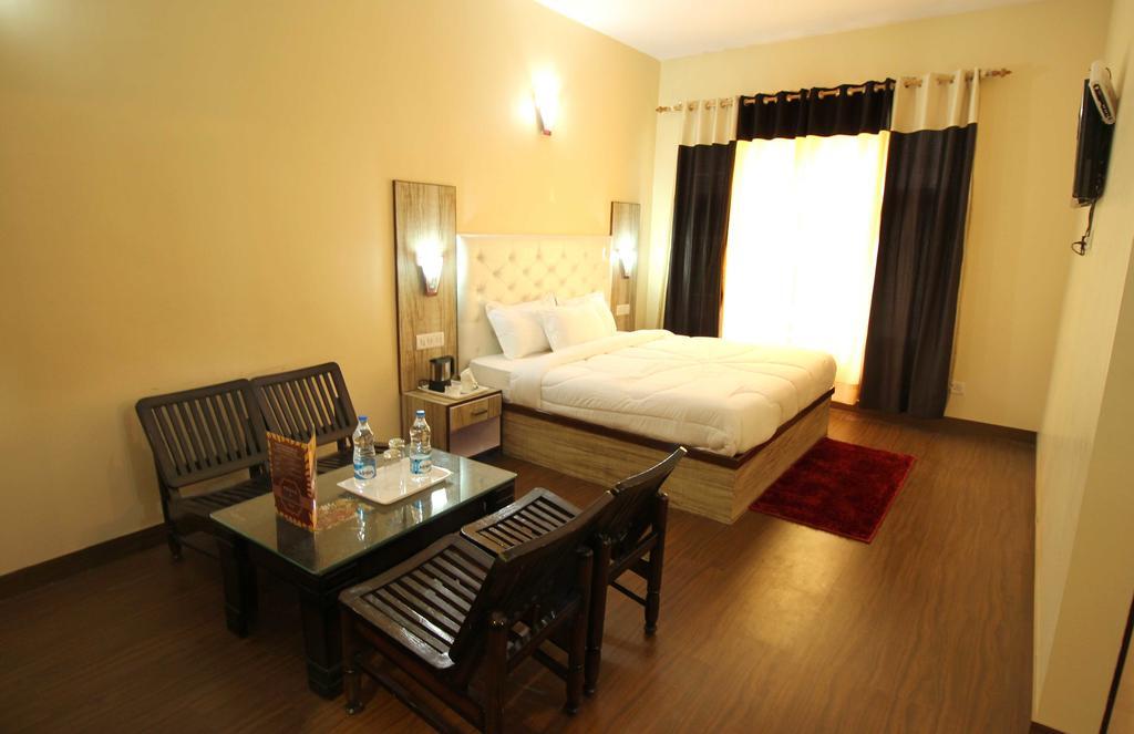 The Grand Welcome Hotel Shimla Exterior photo